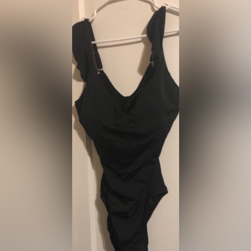 New Ruffle Strap Swimsuit Sz Large